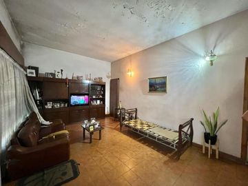 Gran Oportunidad. Casa EN VENTA, Dean Funes 2500, Castelar.