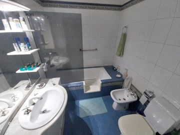 Gran Oportunidad. Casa EN VENTA, Dean Funes 2500, Castelar.