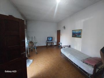 Gran Oportunidad. Casa EN VENTA, Dean Funes 2500, Castelar.