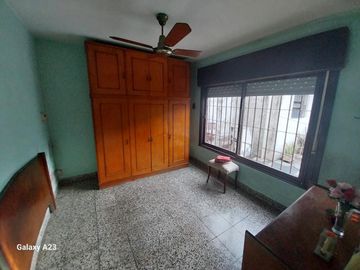 Gran Oportunidad. Casa EN VENTA, Dean Funes 2500, Castelar.