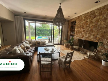 Hermosa casa a la venta en exclusivo country