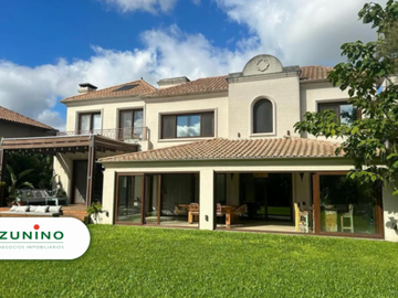 Hermosa casa a la venta en exclusivo country