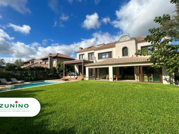 Hermosa casa a la venta en exclusivo country
