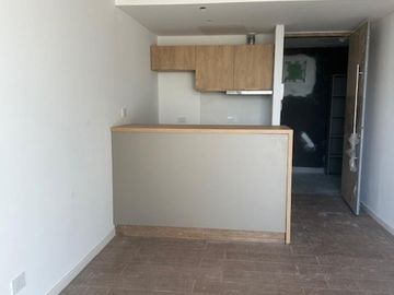 MONOAMBIENTE EN EDIFICIO DE 8 PISOS , DEPTOS  DE 1 Y 2 AMB , CON COCHERAS , BALCON O PATIO , CON SUM ,PISCINA , SAUNA