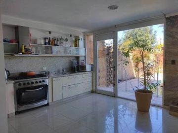 Inmejorable Inmueble de 5 Ambientes Con Cocheras y Piscina