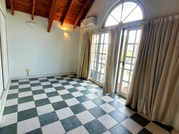 HERMOSA CASA EN ALQUILER EN BANCO PROVINCIA