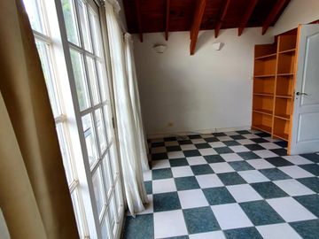 HERMOSA CASA EN ALQUILER EN BANCO PROVINCIA