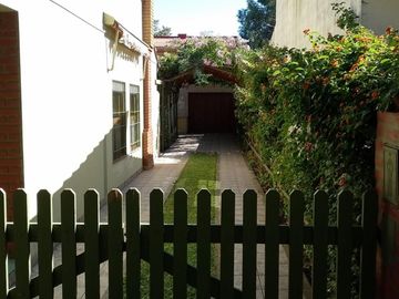 DOS CASAS SOBRE MISMO LOTE