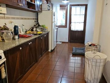 B° Jardin. Hermosa casa Desarrollada en P.B- Con pileta NO APTA BANCOR