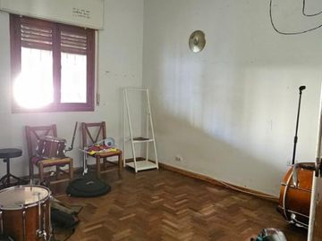 B° Jardin. Hermosa casa Desarrollada en P.B- Con pileta NO APTA BANCOR