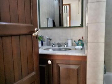 B° Jardin. Hermosa casa Desarrollada en P.B- Con pileta NO APTA BANCOR