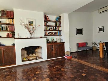 B° Jardin. Hermosa casa Desarrollada en P.B- Con pileta NO APTA BANCOR