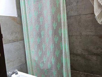 B° Jardin. Hermosa casa Desarrollada en P.B- Con pileta NO APTA BANCOR