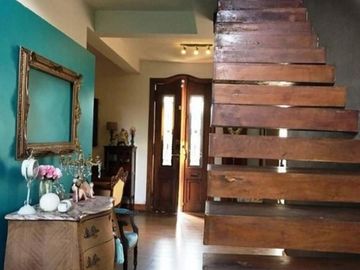 CASA MINIMALISTA DE 4 AMBIENTES