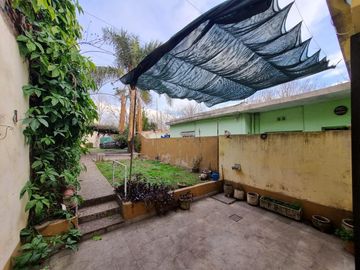 EXCELENTE PROPIEDAD 2 LOCALES CON VIVIENDA