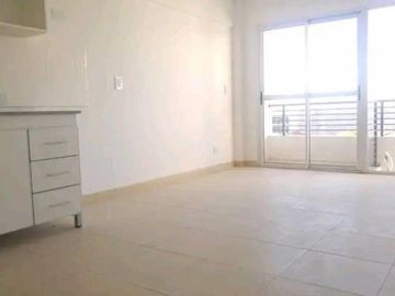 SE VENDE DPTO CON COCHERA EN MORON CENTRO