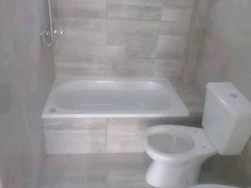 SE VENDE DPTO CON COCHERA EN MORON CENTRO