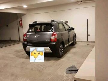 SE VENDE DPTO CON COCHERA EN MORON CENTRO