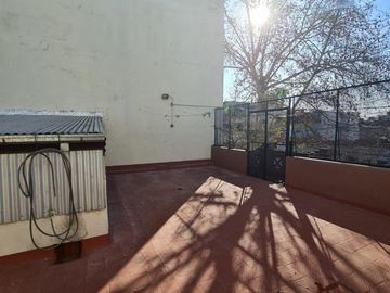 Excelente casa de categoria 6 Ambientes con Cochera -BOEDO-