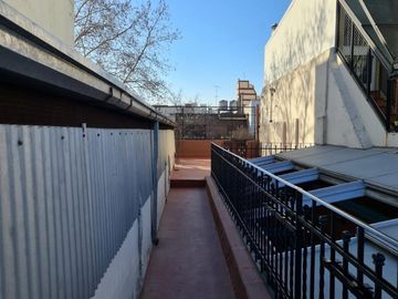 Excelente casa de categoria 6 Ambientes con Cochera -BOEDO-