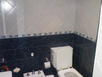 VENTA CASA 3 AMBIENTES COCHERAS Y QUINCHO EXCELENTE ZONA OPORTUNIDAD