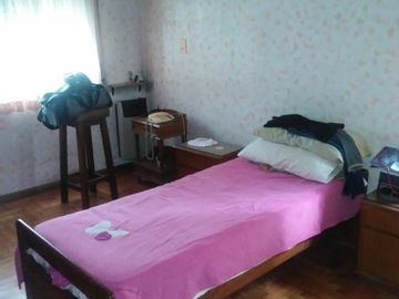 VENTA CASA 3 AMBIENTES COCHERAS Y QUINCHO EXCELENTE ZONA OPORTUNIDAD