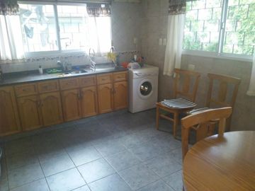 VENTA CASA 3 AMBIENTES COCHERAS Y QUINCHO EXCELENTE ZONA OPORTUNIDAD