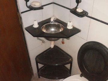 VENTA CASA 3 AMBIENTES COCHERAS Y QUINCHO EXCELENTE ZONA OPORTUNIDAD