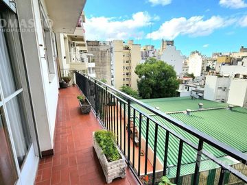 venta 4 ambientes con balcón amplio y muy luminoso