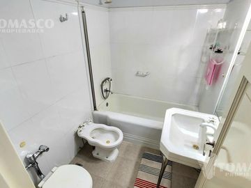 venta 4 ambientes con balcón amplio y muy luminoso