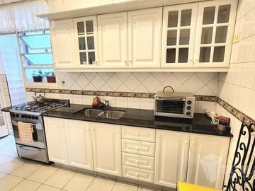 venta 4 ambientes con balcón amplio y muy luminoso