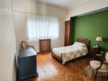 venta 4 ambientes con balcón amplio y muy luminoso