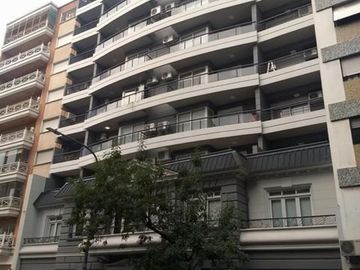 CABALLITO- Exclusivo departamento de 3 amb con balcón y terraza propia,  cochera y Amenities