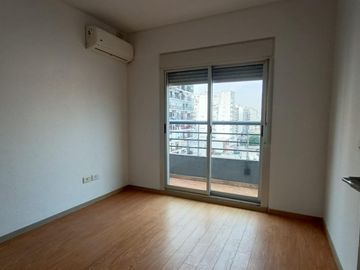 CABALLITO- Exclusivo departamento de 3 amb con balcón y terraza propia,  cochera y Amenities