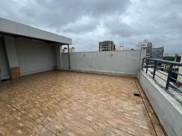 CABALLITO- Exclusivo departamento de 3 amb con balcón y terraza propia,  cochera y Amenities