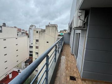 CABALLITO- Exclusivo departamento de 3 amb con balcón y terraza propia,  cochera y Amenities