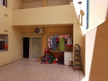 Venta departamento amplio 2 ambientes 66M2 con patio en Villa Devoto