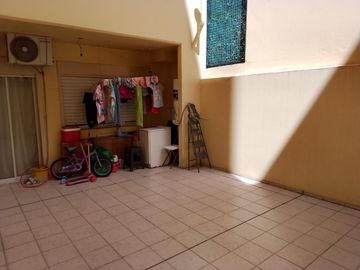 Venta departamento amplio 2 ambientes 66M2 con patio en Villa Devoto