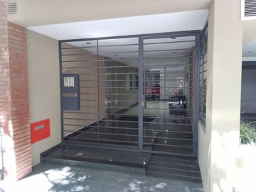 Venta departamento amplio 2 ambientes 66M2 con patio en Villa Devoto