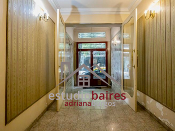 BALVANERA - Sólido 3 Ambientes en 1er Piso al Contrafrente con Patio