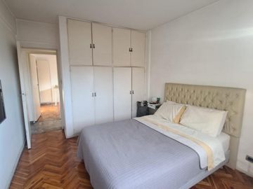 Vende Depto 4 Ambientes, Con 2 Balcones Al Frente Y Espacio guardacohe