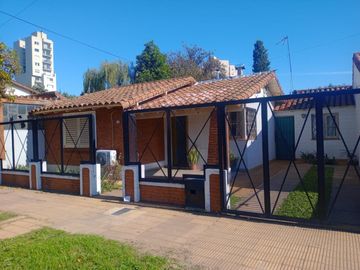 VENTA de casa bellísima cuadra Bo Balzaretti