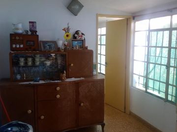 VENTA de casa bellísima cuadra Bo Balzaretti