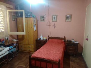 VENTA de casa bellísima cuadra Bo Balzaretti
