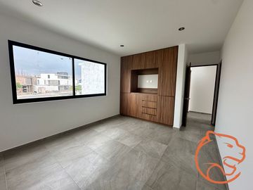 CASA EN VENTA EN VALLE DE  JURIQUILLA (LA RESERVA)