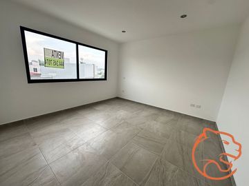CASA EN VENTA EN VALLE DE  JURIQUILLA (LA RESERVA)