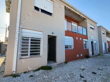 EN VENTA DEPARTAMENTO DE 1 DORMITORIO EN BARRIO LOS ALAMOS - CON COCHERA