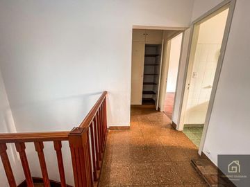 Increíble casa Frente Al Parque Carlos Mugica, Super Luminosa E Impecable