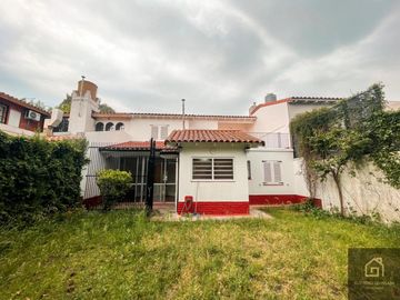 Increíble casa Frente Al Parque Carlos Mugica, Super Luminosa E Impecable