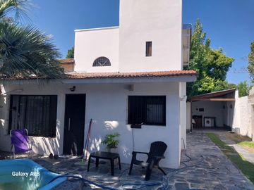 Excelente Casa 4 Ambientes En Venta, Los Paraisos 82, Villa Udaondo, Ituzaingó.